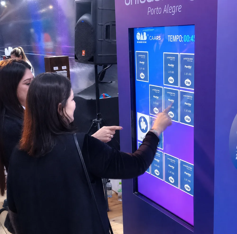 Vending Machine com jogo em tela touch